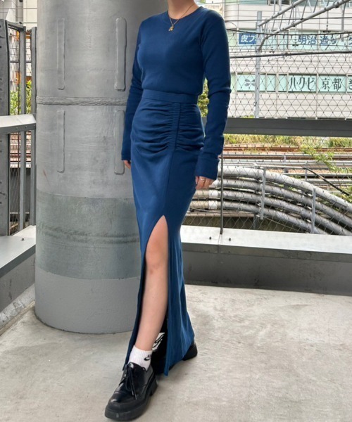 FIG&VIPER（フィグアンドバイパー）の「リブニットスリットギャザーロングワンピース（ワンピース・レディース・ブラック/モカ/ネイビー・FREE）」の3枚目の写真