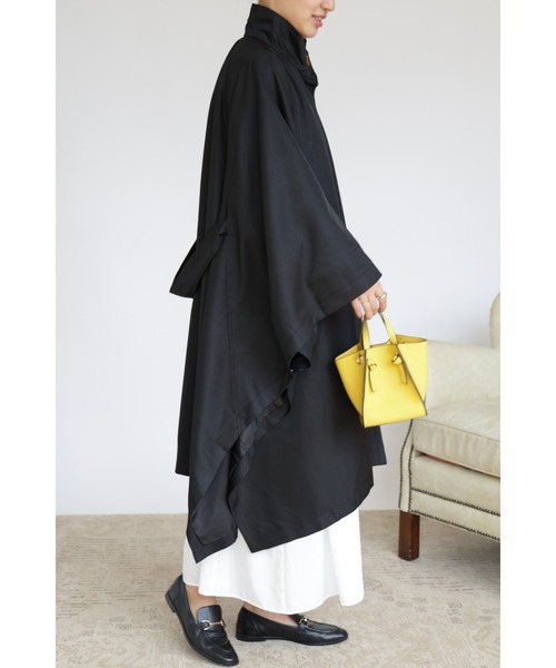 &. NOSTALGIA（アンドドットノスタルジア）の「【ZOZO限定】スクエアポンチョコート（トレンチコート・レディース・ブラック/ベージュ・FREE）」の3枚目の写真