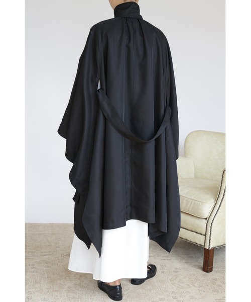 &. NOSTALGIA（アンドドットノスタルジア）の「【ZOZO限定】スクエアポンチョコート（トレンチコート・レディース・ブラック/ベージュ・FREE）」の4枚目の写真