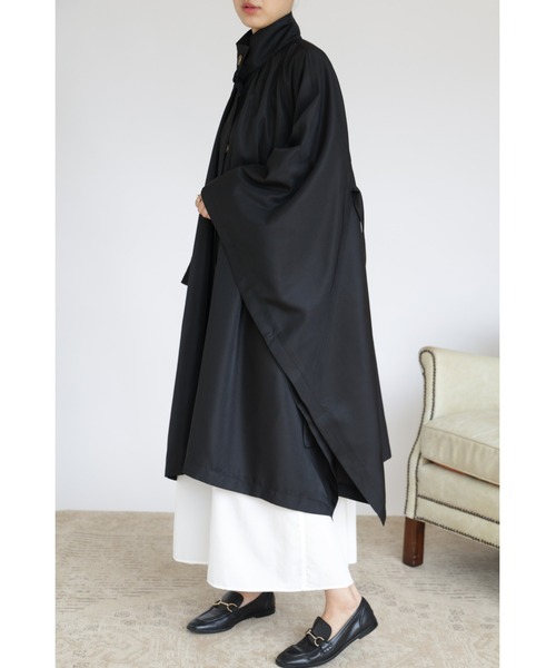 &. NOSTALGIA（アンドドットノスタルジア）の「【ZOZO限定】スクエアポンチョコート（トレンチコート・レディース・ブラック/ベージュ・FREE）」の5枚目の写真