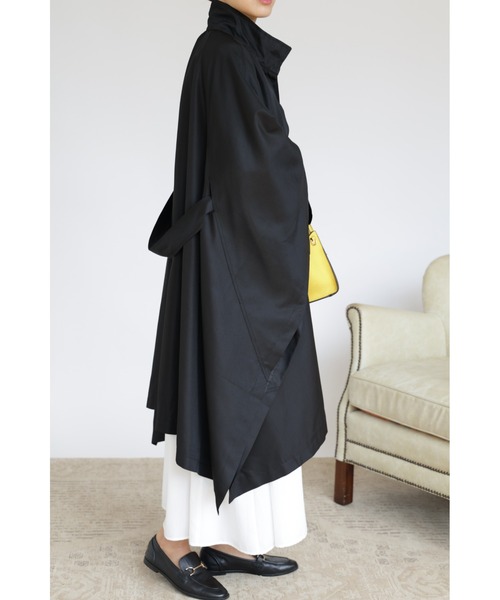 &. NOSTALGIA（アンドドットノスタルジア）の「【ZOZO限定】スクエアポンチョコート（トレンチコート・レディース・ブラック/ベージュ・FREE）」の7枚目の写真