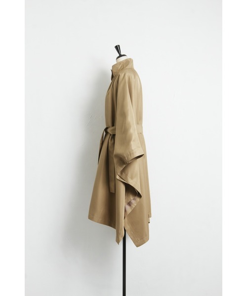 &. NOSTALGIA（アンドドットノスタルジア）の「【ZOZO限定】スクエアポンチョコート（トレンチコート・レディース・ブラック/ベージュ・FREE）」の19枚目の写真
