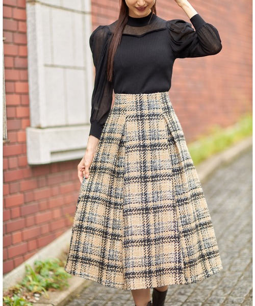 tocco closet(トッコ クローゼット)の「チェック柄ツイードタックフレアスカート(スカート・レディース・ベージュ/アイボリー・M)」の9枚目の写真