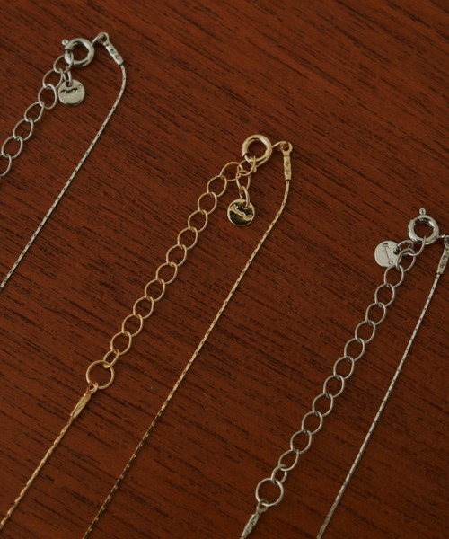 VANNIE U（ヴァニーユー）の「thin neckless（ネックレス・レディース・シルバー/ゴールド/その他1/その他2・FREE）」の4枚目の写真