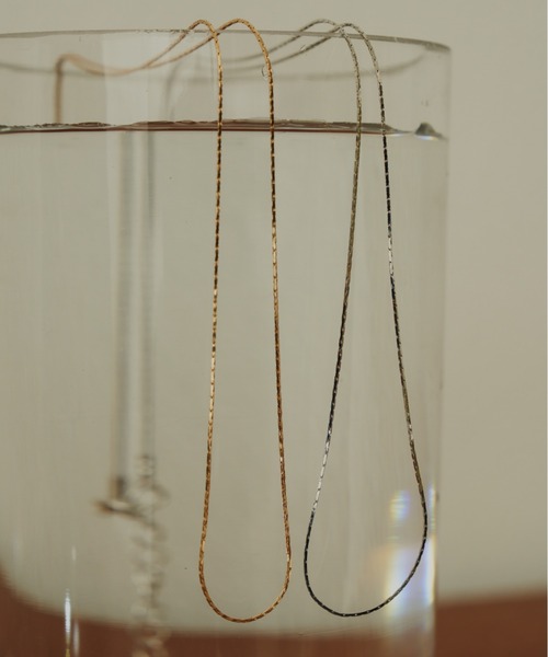 VANNIE U（ヴァニーユー）の「thin neckless（ネックレス・レディース・シルバー/ゴールド/その他1/その他2・FREE）」の2枚目の写真