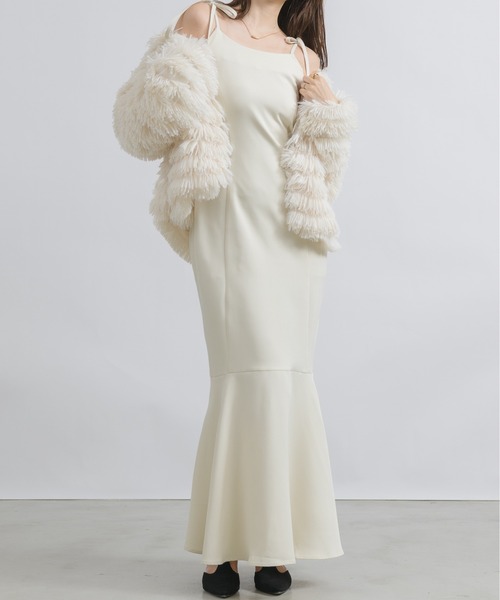 NEUNA(ヌナ)の「【大人のフレアな落ち感。】フレアリボンウエストギャザーロングワンピース(ワンピース・レディース・ブラウン/アイボリー/ブラック・SMALL/MEDIUM/LARGE)」の5枚目の写真