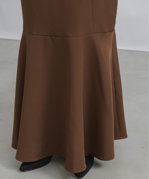 NEUNA(ヌナ)の「【大人のフレアな落ち感。】フレアリボンウエストギャザーロングワンピース(ワンピース・レディース・ブラウン/アイボリー/ブラック・SMALL/MEDIUM/LARGE)」の19枚目の写真