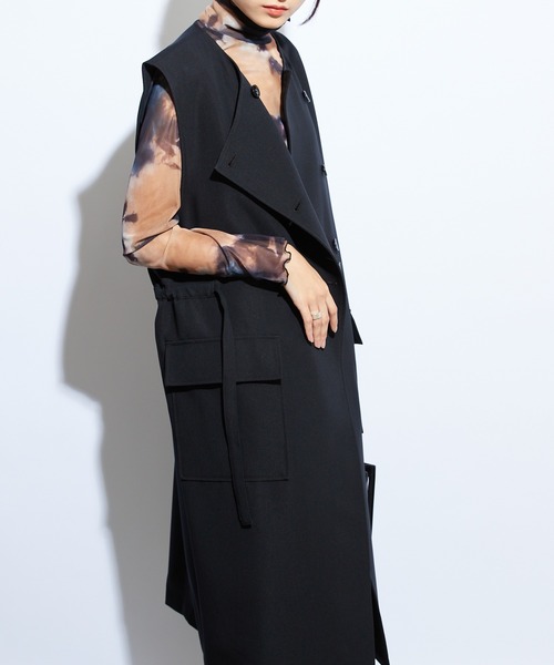 Lui's（ルイス）の「アシメボタンロングジレ（ベスト・レディース・オフホワイト/ブラック・FREE）」の11枚目の写真