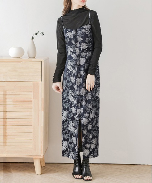 AMELY（エミリー）の「花柄ワンピース（ワンピース・レディース・ベージュ/ネイビー/ブルー・M/L）」の3枚目の写真