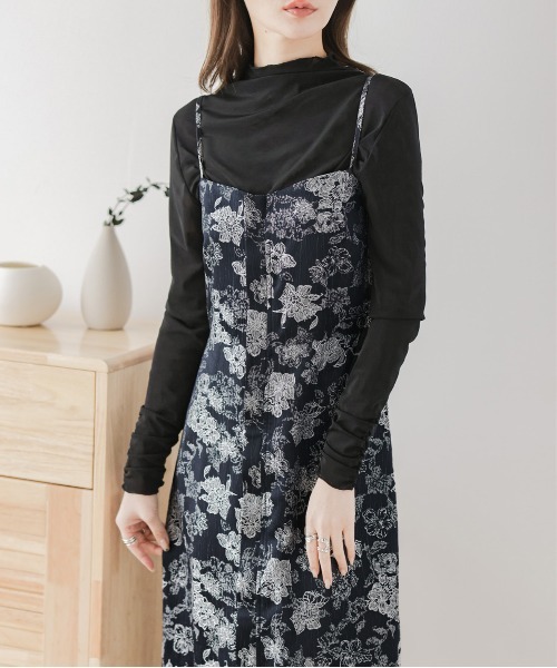 AMELY（エミリー）の「花柄ワンピース（ワンピース・レディース・ベージュ/ネイビー/ブルー・M/L）」の9枚目の写真