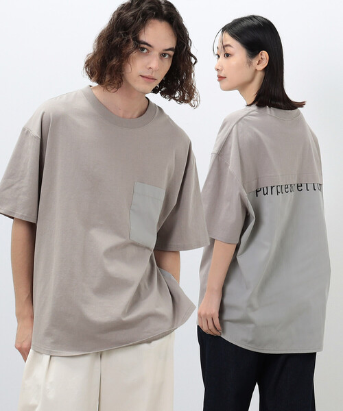 Purple&Yellow(パープルアンドイエロー)の「布帛切替 バックロゴプリント Tシャツ(Tシャツ/カットソー・メンズ・グレイッシュベージュ/グリーン/サックスブルー/ブラック/ホワイト・S/L/M)」の4枚目の写真