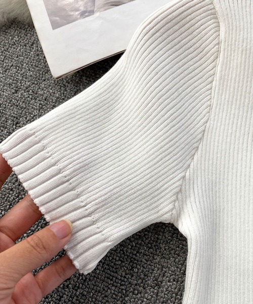 SPIGA(スピーガ)の「フラワー刺繍サマーリブニット(ニット/セーター・レディース・ブラック/ホワイト/ブルー・FREE)」の5枚目の写真