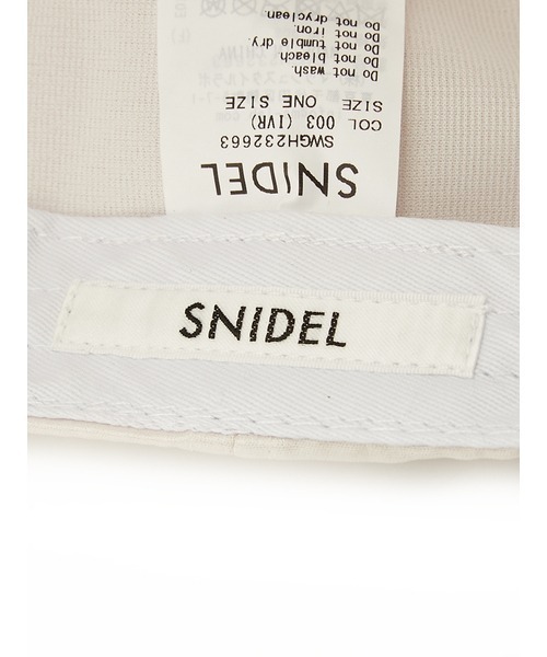 SNIDEL(スナイデル)の「ロゴ刺繍キャップ(キャップ・レディース・アイボリー/ネイビー・FREE)」の9枚目の写真