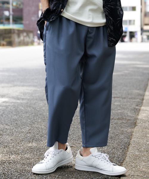Blue Standard （ブルースタンダード）の「【BLUE STANDARD/ブルースタンダード】接触冷感 　ポリトロワンタック　ウエストゴム　クロップドパンツ（その他パンツ・メンズ・チャコールグレー/ブラック/ブルー/ベージュ・MEDIUM/LARGE/X-LARGE）」の4枚目の写真