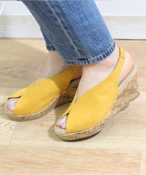 Piedi Nudi（ピエディヌーディ）の「美脚Vカットデザイン ウェッジソールサンダル（サンダル・レディース・グレイッシュベージュ/ラベンダー/キャメル/イエロー/ブラック/ネイビー/ダークベージュ/カーキ・S/M/L/LL）」の7枚目の写真