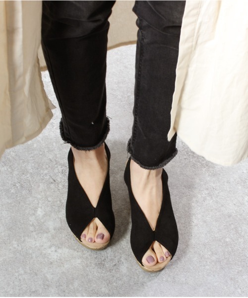 Piedi Nudi（ピエディヌーディ）の「美脚Vカットデザイン ウェッジソールサンダル（サンダル・レディース・グレイッシュベージュ/ラベンダー/キャメル/イエロー/ブラック/ネイビー/ダークベージュ/カーキ・S/M/L/LL）」の18枚目の写真