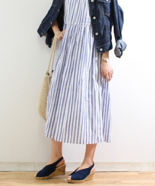 Piedi Nudi（ピエディヌーディ）の「美脚Vカットデザイン ウェッジソールサンダル（サンダル・レディース・グレイッシュベージュ/ラベンダー/キャメル/イエロー/ブラック/ネイビー/ダークベージュ/カーキ・S/M/L/LL）」の21枚目の写真