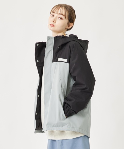 MILKFED.（ミルクフェド）の「BICOLOR LOGO MOUNTAIN PARKA（マウンテンパーカー・レディース・ブラック/ベージュ・S/M）」の21枚目の写真