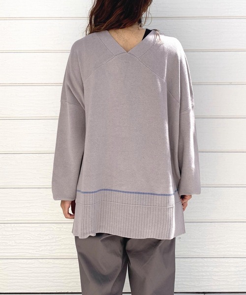 Q（キュー）の「オーバーVネックカーデ（カーディガン/ボレロ・レディース・グレー/ブラック・MEDIUM）」の5枚目の写真