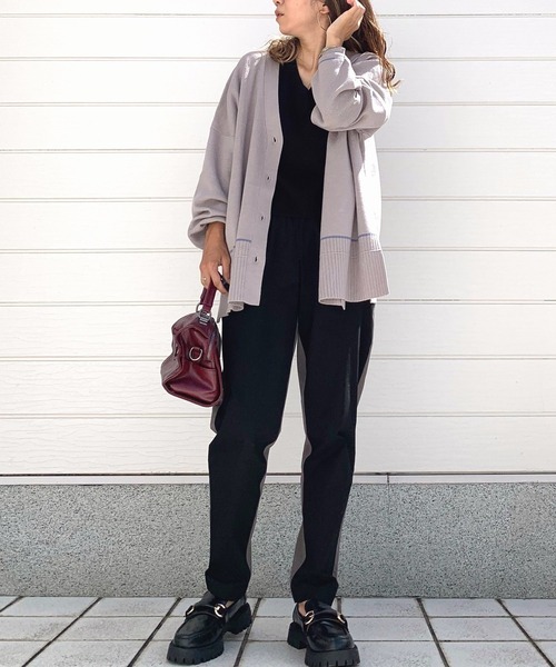 Q（キュー）の「オーバーVネックカーデ（カーディガン/ボレロ・レディース・グレー/ブラック・MEDIUM）」の7枚目の写真