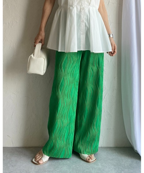 She's Closet(シーズクローゼット)の「セルフカットウェーブ柄ワイドストレートロングプリーツパンツ(その他パンツ・レディース・グリーン/ブラック・FREE)」の2枚目の写真