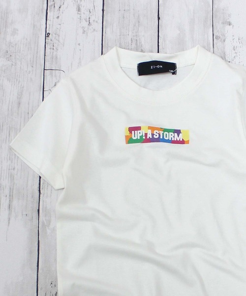 ZI-ON(ジーオン)の「ボックスロゴプリント半袖Tシャツ(Tシャツ/カットソー・キッズ・ロイヤルブルー/グリーン/ブラック系その他/ベージュ系その他/レッド/ピンク/ミント/モカ/グレー系その他/ホワイト系その他/ブラウン系その他/ブラック/ブラック系その他2/ベージュ/オフホワイト/杢グレー/ネイビー/ホワイト系その他2/その他3/その他2・100cm/110cm/120cm/130cm/140cm/150cm/160cm)」の4枚目の写真