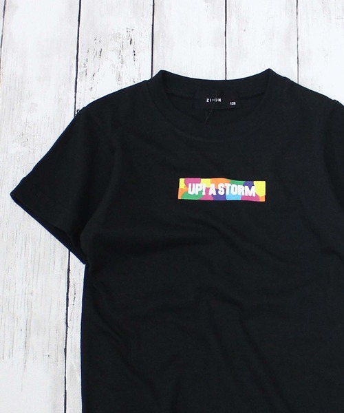 ZI-ON(ジーオン)の「ボックスロゴプリント半袖Tシャツ(Tシャツ/カットソー・キッズ・ロイヤルブルー/グリーン/ブラック系その他/ベージュ系その他/レッド/ピンク/ミント/モカ/グレー系その他/ホワイト系その他/ブラウン系その他/ブラック/ブラック系その他2/ベージュ/オフホワイト/杢グレー/ネイビー/ホワイト系その他2/その他3/その他2・100cm/110cm/120cm/130cm/140cm/150cm/160cm)」の6枚目の写真