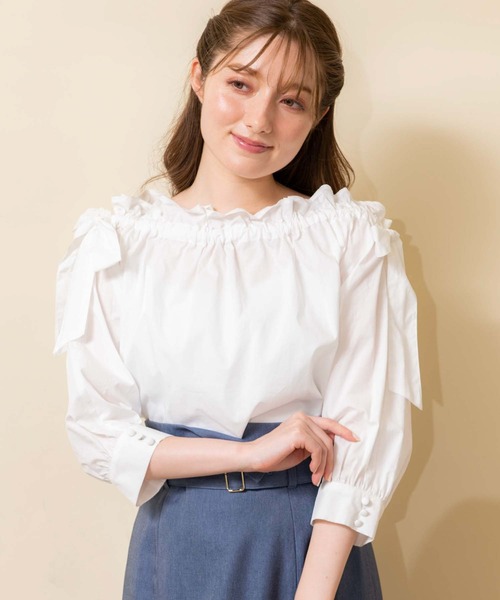 Noela（ノエラ）の「ギャザーネックリボンブラウス（シャツ