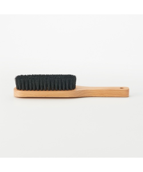 無印良品（ムジルシリョウヒン）の「ブナ材洋服ブラシ　豚毛・約幅６．５×長さ２４ｃｍ（ランドリーグッズ・メンズ・ナチュラル・FREE）」の2枚目の写真