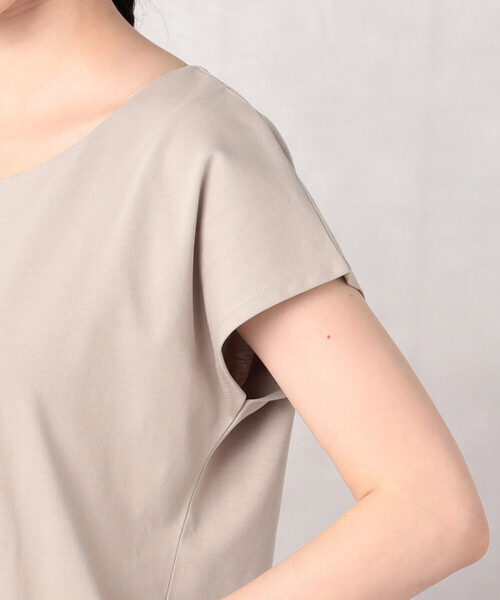 Comme　Ca　Mature（コムサマチュア）の「フレンチスリーブ　カットソー（Tシャツ/カットソー・レディース・ホワイト/ブラック/グレイッシュベージュ・FREE）」の19枚目の写真