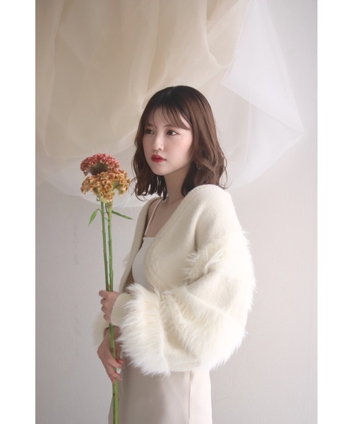 mellowneon（メロウネオン）の「ファースリーブボレロニットカーディガン（カーディガン/ボレロ・レディース・ホワイト・FREE）」の2枚目の写真