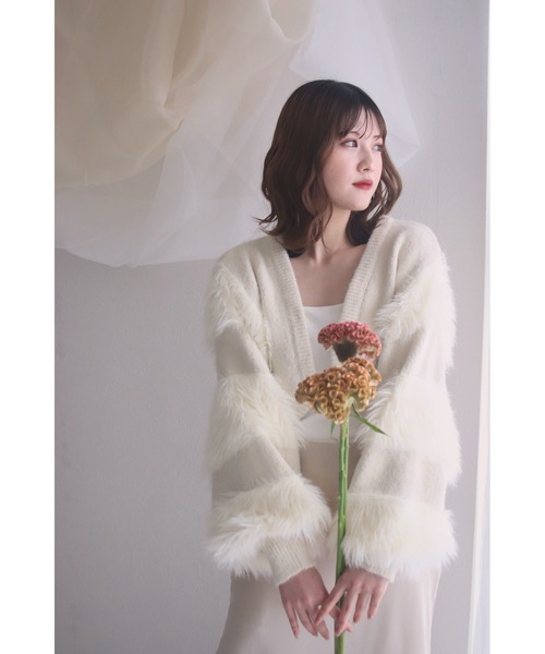 mellowneon（メロウネオン）の「ファースリーブボレロニットカーディガン（カーディガン/ボレロ・レディース・ホワイト・FREE）」の3枚目の写真