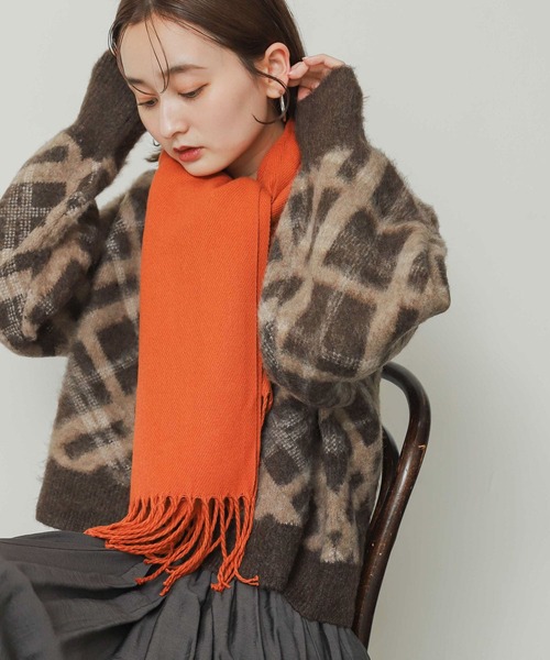 SENSE OF PLACE by URBAN RESEARCH（センスオブプレイスバイアーバンリサーチ）の「『ユニセックス』無地ストール（マフラー・レディース・オレンジ/ブラック/グリーン系その他/アイボリー/チャコールグレー/レッド/ダークブラウン/ライトベージュ/オートミール・ONE）」の9枚目の写真
