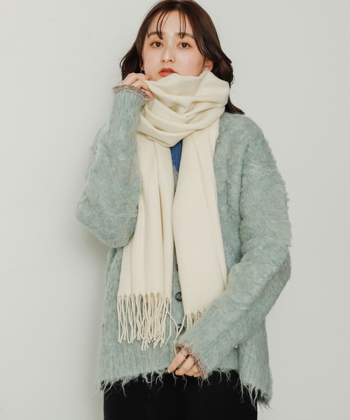 SENSE OF PLACE by URBAN RESEARCH（センスオブプレイスバイアーバンリサーチ）の「『ユニセックス』無地ストール（マフラー・レディース・オレンジ/ブラック/グリーン系その他/アイボリー/チャコールグレー/レッド/ダークブラウン/ライトベージュ/オートミール・ONE）」の12枚目の写真