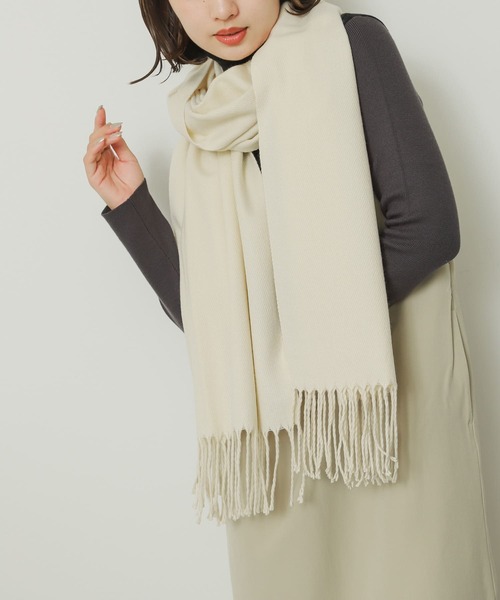 SENSE OF PLACE by URBAN RESEARCH（センスオブプレイスバイアーバンリサーチ）の「『ユニセックス』無地ストール（マフラー・レディース・オレンジ/ブラック/グリーン系その他/アイボリー/チャコールグレー/レッド/ダークブラウン/ライトベージュ/オートミール・ONE）」の20枚目の写真