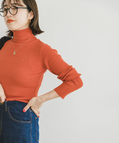 ITEMS URBANRESEARCH(アイテムズ アーバンリサーチ)の「『洗濯可』モチモチタートルネックニット(ニット/セーター・レディース・ブラック/レッド/オレンジ/アイボリー・FREE)」の18枚目の写真