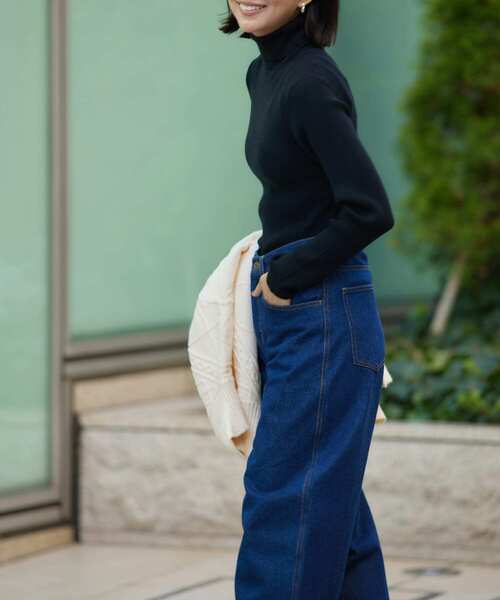 ITEMS URBANRESEARCH(アイテムズ アーバンリサーチ)の「『洗濯可』モチモチタートルネックニット(ニット/セーター・レディース・ブラック/レッド/オレンジ/アイボリー・FREE)」の22枚目の写真