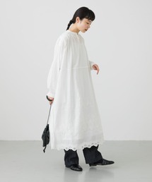 かぐれ（カグレ）の「刺繍ギャザーワンピース（ワンピース・レディース）」