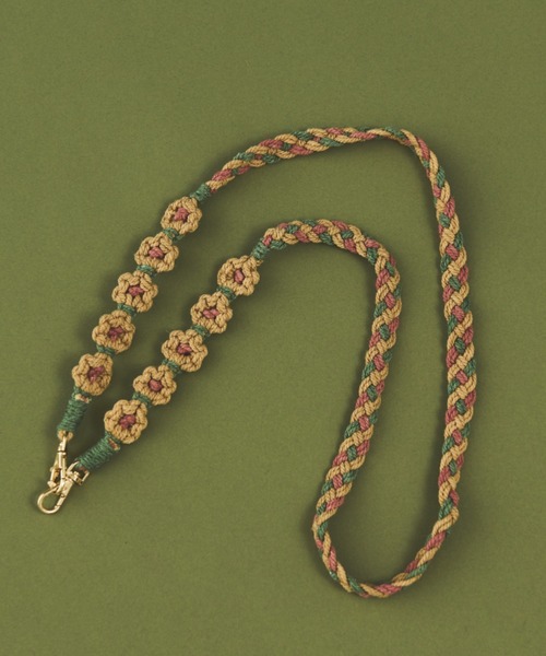 MERLOT（メルロー）の「ニットフラワースマホショルダー（スマホグッズ・レディース・ブラウン/レッド/ナチュラル・FREE）」の6枚目の写真