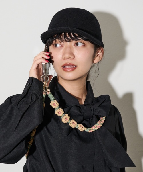 MERLOT（メルロー）の「ニットフラワースマホショルダー（スマホグッズ・レディース・ブラウン/レッド/ナチュラル・FREE）」の11枚目の写真