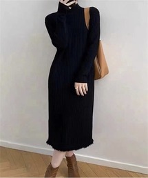 裾フリンジハイネックリブニットワンピース