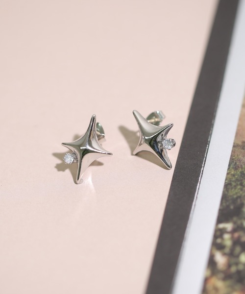 HALEY PESCA（ヘーリーペスカ）の「HALEY PESCA/ビジュー付き　Y2K星モチーフピアス（ピアス（両耳用）・レディース・ゴールド/シルバー・FREE）」の6枚目の写真