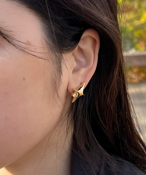 HALEY PESCA（ヘーリーペスカ）の「HALEY PESCA/ビジュー付き　Y2K星モチーフピアス（ピアス（両耳用）・レディース・ゴールド/シルバー・FREE）」の9枚目の写真