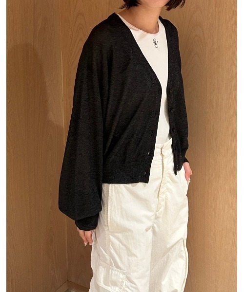 emmi（エミ）の「【emmi atelier】ラメシアーカーディガン（カーディガン/ボレロ・レディース・ブラック/ホワイト/オレンジ・FREE）」の16枚目の写真