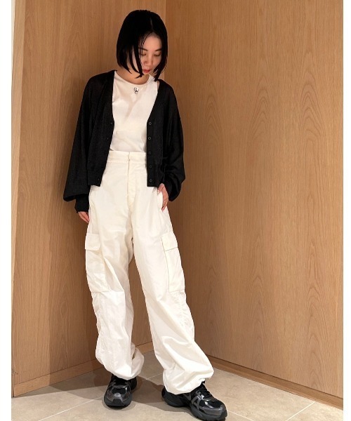 emmi（エミ）の「【emmi atelier】ラメシアーカーディガン（カーディガン/ボレロ・レディース・ブラック/ホワイト/オレンジ・FREE）」の18枚目の写真