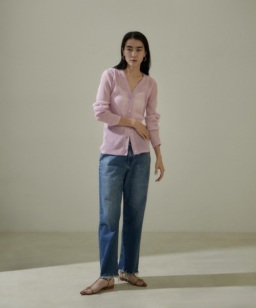 SALON adam et rope'（サロン アダム エ ロペ）の「シアープリーツVネックカーディガン【洗える】（カーディガン/ボレロ・レディース・ホワイト/ラベンダー/ブラック・FREE）」の7枚目の写真