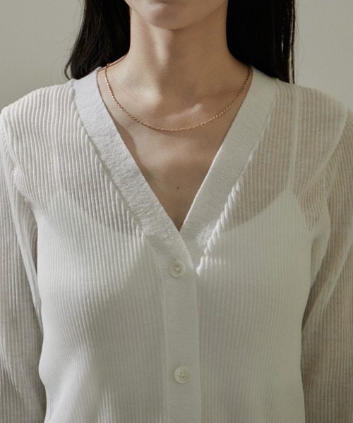 SALON adam et rope'（サロン アダム エ ロペ）の「シアープリーツVネックカーディガン【洗える】（カーディガン/ボレロ・レディース・ホワイト/ラベンダー/ブラック・FREE）」の21枚目の写真