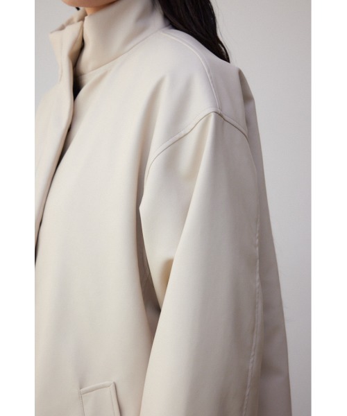 AZUL by moussy(アズールバイマウジー)の「フェイクレザーミドルコート(ブルゾン・レディース・ベージュ/ブラック・FREE)」の6枚目の写真