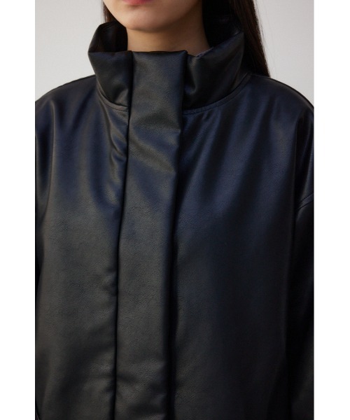 AZUL by moussy(アズールバイマウジー)の「フェイクレザーミドルコート(ブルゾン・レディース・ベージュ/ブラック・FREE)」の18枚目の写真