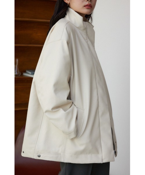 AZUL by moussy(アズールバイマウジー)の「フェイクレザーミドルコート(ブルゾン・レディース・ベージュ/ブラック・FREE)」の12枚目の写真